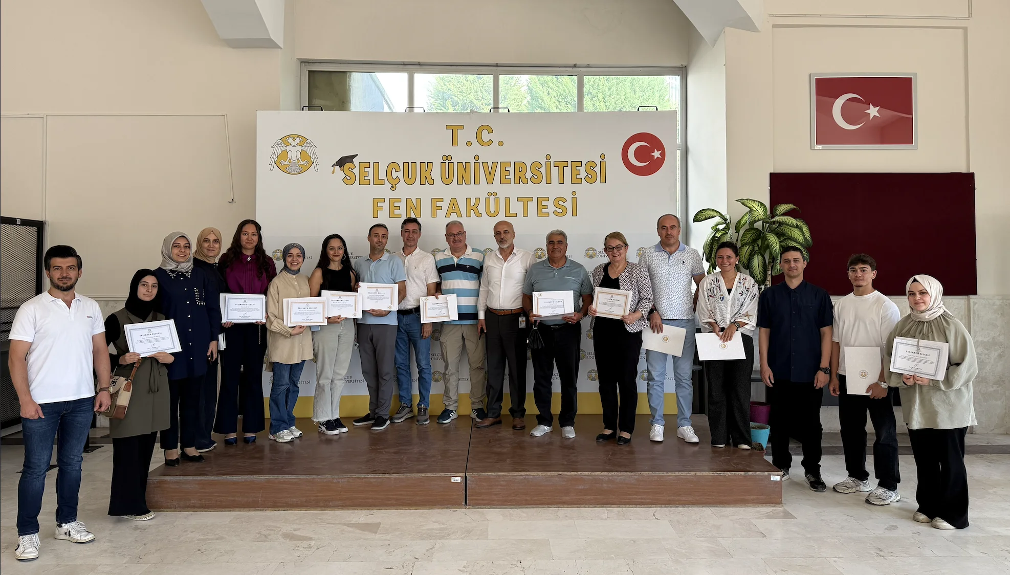 11. Bilim Fest'e Destek Olan Bölümlerimizin Akademik personeli ve Öğrencileri ile Bölüm Başkanlarımıza Teşekkür Belgeleri Takdim Edildi